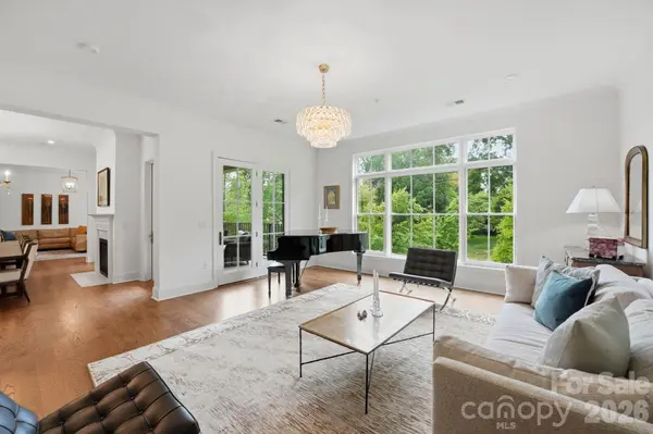 2312 Selwyn AVE #202, Charlotte, NC 28207