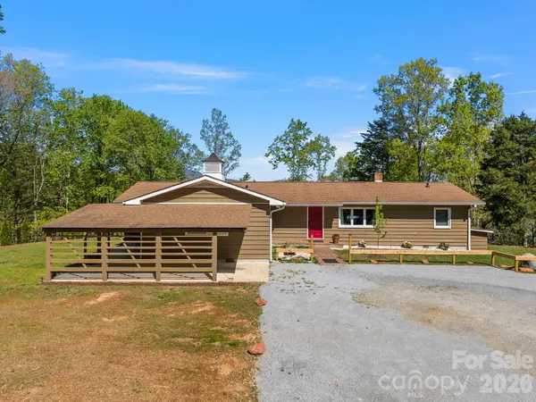 110 Persimmon Hill CT, Columbus, NC 28722