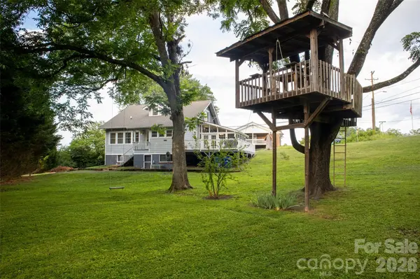 102 Cuthberson ST, Morganton, NC 28655