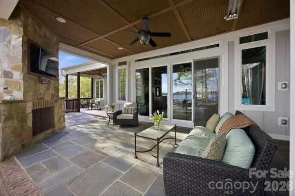 20727 Pointe Regatta DR, Cornelius, NC 28031