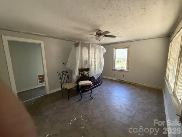 183 Pebble DR, Mooresboro, NC 28114