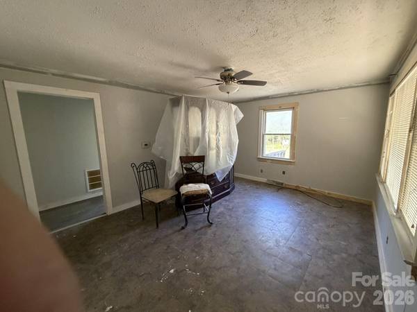 183 Pebble DR, Mooresboro, NC 28114