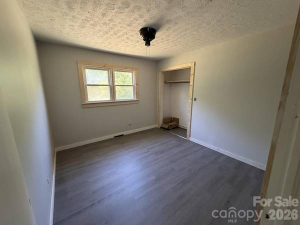 183 Pebble DR, Mooresboro, NC 28114