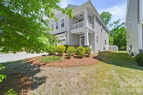 1406 Kings Grove DR, York, SC 29745