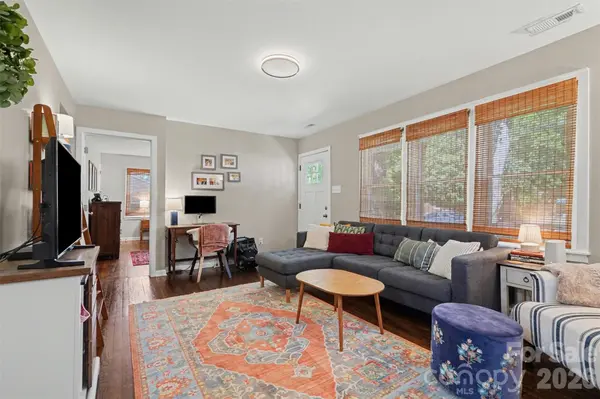 204 N Oak ST, Lowell, NC 28098