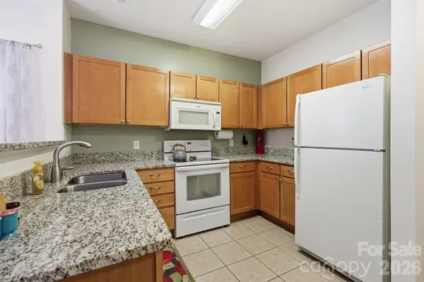 528 Appeldoorn CIR, Asheville, NC 28803