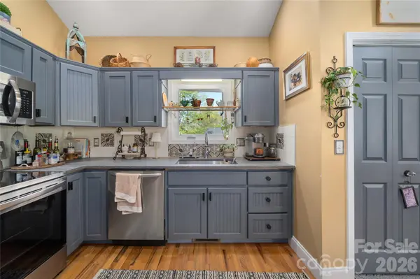 40 Whipoorwill WAY, Waynesville, NC 28786