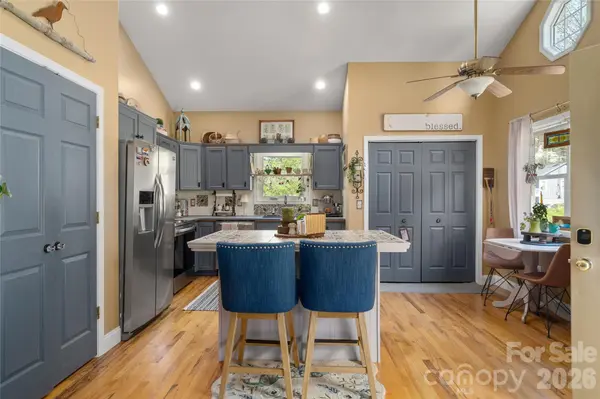 40 Whipoorwill WAY, Waynesville, NC 28786