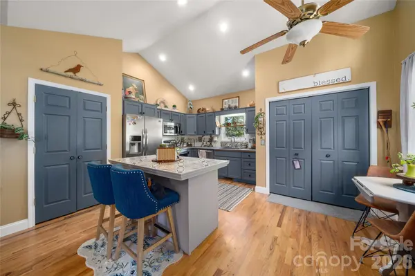 40 Whipoorwill WAY, Waynesville, NC 28786