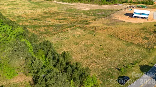 1075 Ring Tail RD, Claremont, NC 28610
