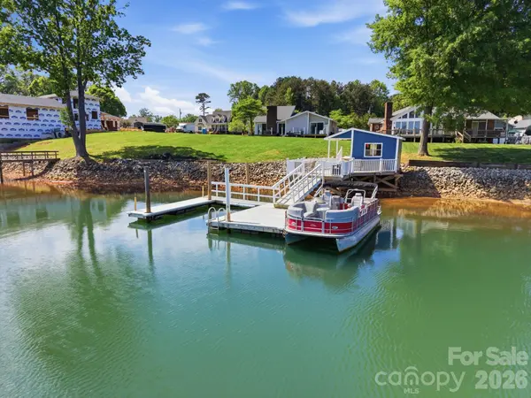 8029 Lucky Creek LN, Denver, NC 28037