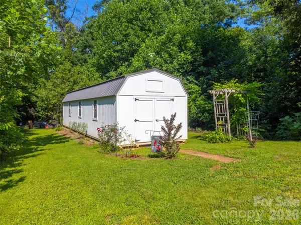 266 Egret LN, Sylva, NC 28779