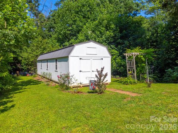 266 Egret LN, Sylva, NC 28779