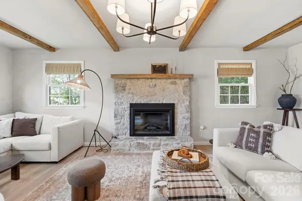 821 Summit DR, Maggie Valley, NC 28751