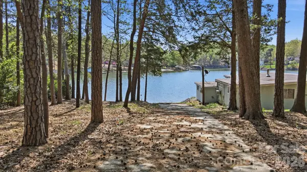 15609 Chatfield DR, Charlotte, NC 28278