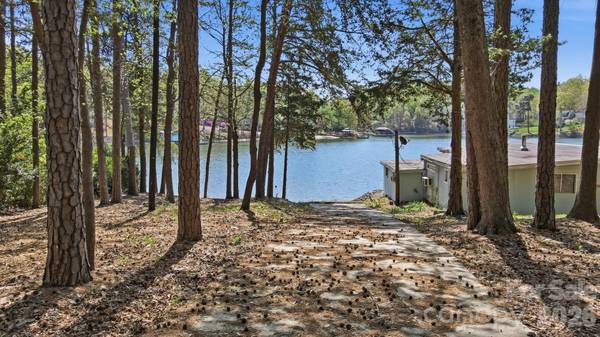 15609 Chatfield DR, Charlotte, NC 28278