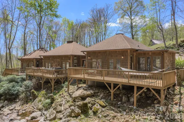 426 Cook Town RD, Bakersville, NC 28705