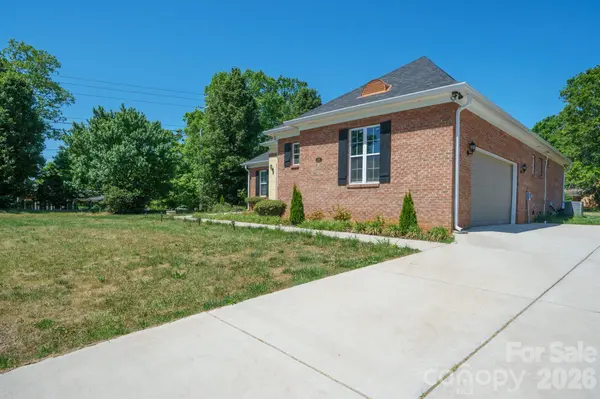 101 Long Meadows DR, Kings Mountain, NC 28086
