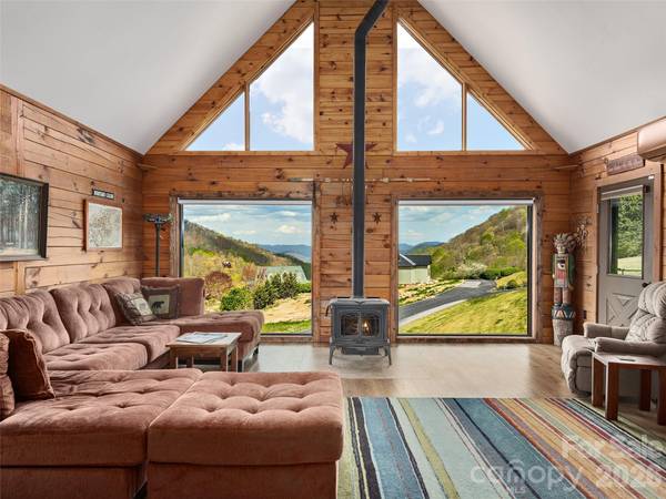 213 Rice DR, Waynesville, NC 28785
