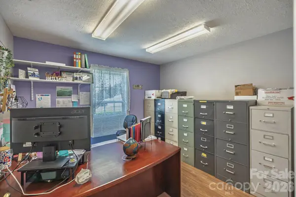 396 New Leicester HWY, Asheville, NC 28806