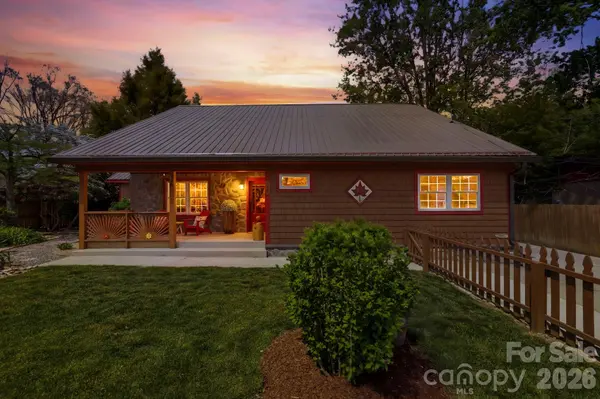 107 5th ST, Black Mountain, NC 28711