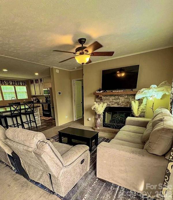 718 W Virginia AVE, Bessemer City, NC 28016