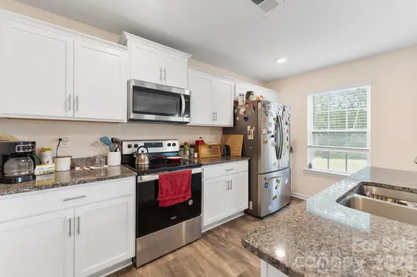 2859 Sherrills Stream DR, Sherrills Ford, NC 28673