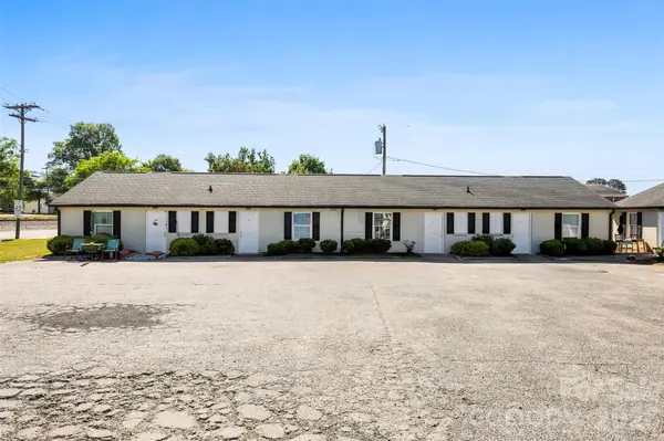 1655 Webb ST, Gastonia, NC 28052