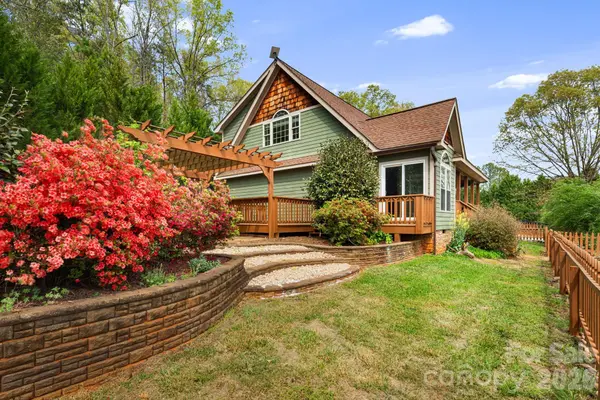 2011 Edgerton RD, Mill Spring, NC 28756