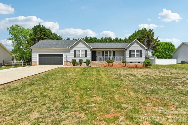 140 Clearview RD, Statesville, NC 28625