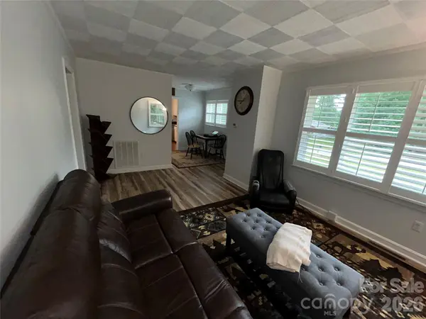 110 9th ST, Black Mountain, NC 28711