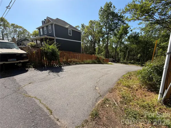 99999 Cross PL, Asheville, NC 28801