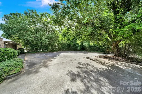 209 W Barr ST, Lancaster, SC 29720