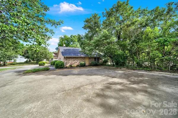 209 W Barr ST, Lancaster, SC 29720