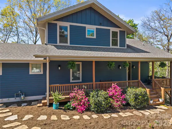 9 Elkmont DR, Asheville, NC 28804