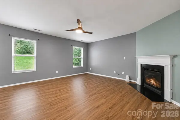 9423 Swallow Tail LN, Charlotte, NC 28269
