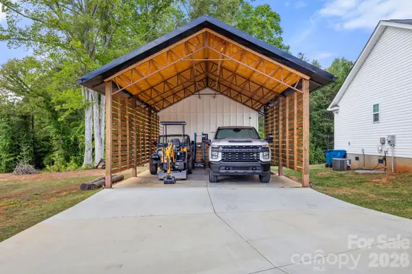 7172 Rolling Hills DR, Sherrills Ford, NC 28673