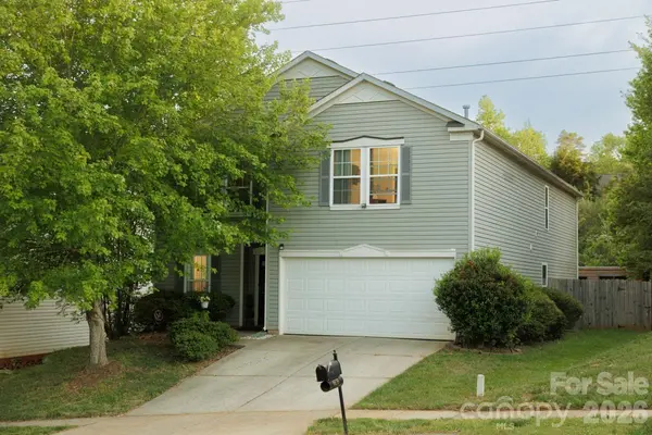 6135 Blue Ash LN, Charlotte, NC 28215