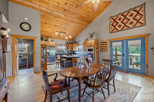 442 Blantyre Church RD, Horse Shoe, NC 28742
