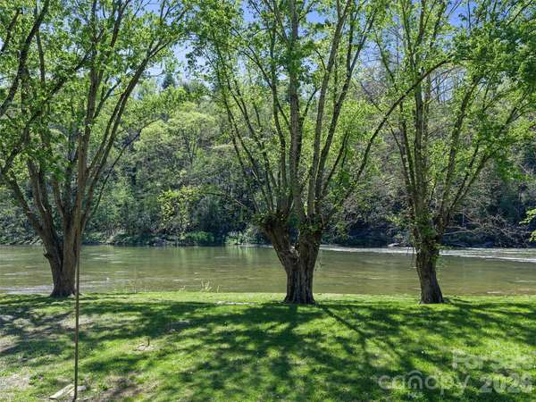 150 Rollins RD #1 & 2, Marshall, NC 28753