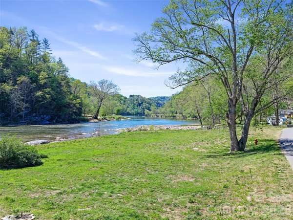 150 Rollins RD #1 & 2, Marshall, NC 28753