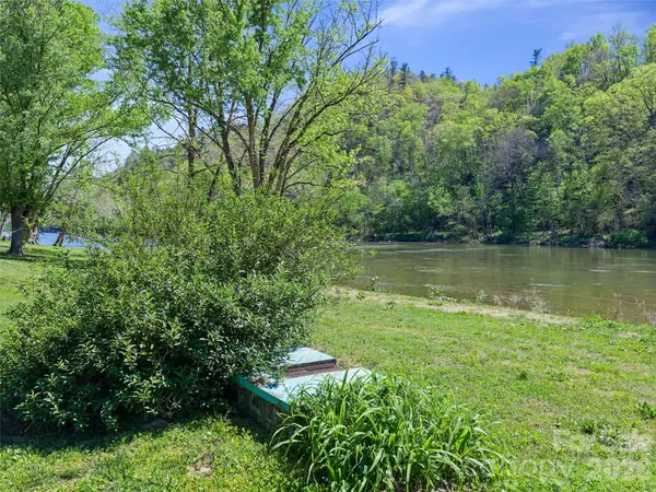 150 Rollins RD #1 & 2, Marshall, NC 28753