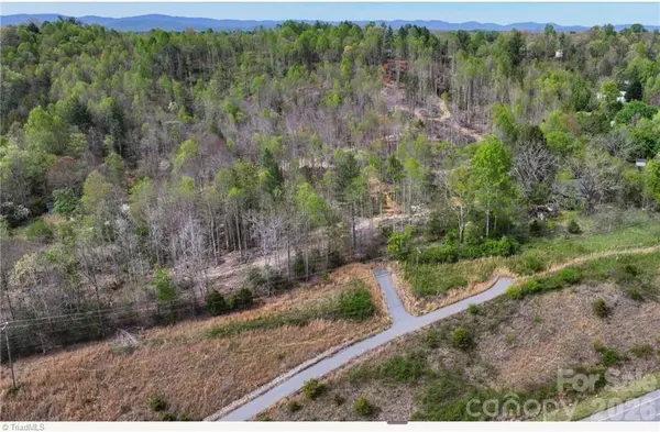 161 Queen DR, North Wilkesboro, NC 28659