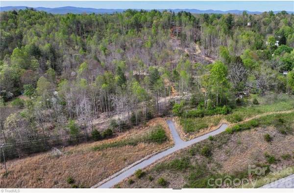 161 Queen DR, North Wilkesboro, NC 28659