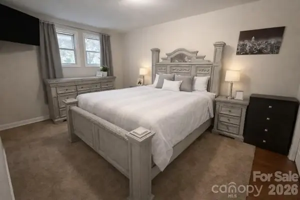 911 Hickory Grove RD, Gastonia, NC 28056