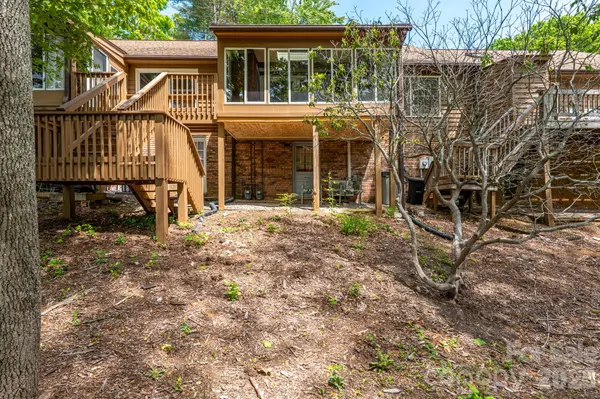 12 Pencross CIR, Etowah, NC 28729