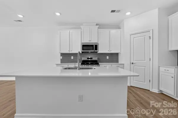 8140 McGarry TRL #200, Charlotte, NC 28214