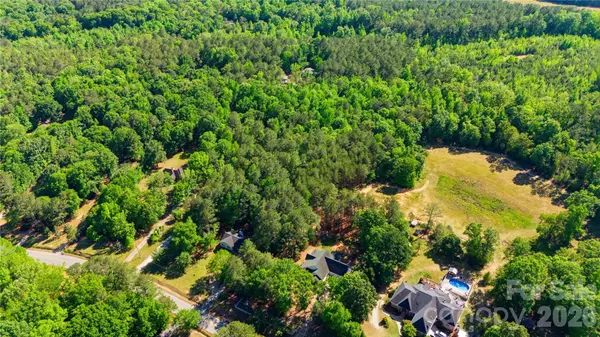 417 Sessions RD, Elgin, SC 29045