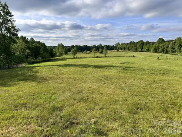 170 Beagle Club RD, Cherryville, NC 28021