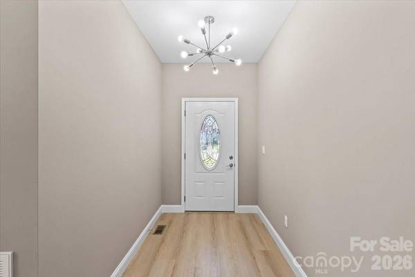 1033 12th Avenue DR NW, Hickory, NC 28601